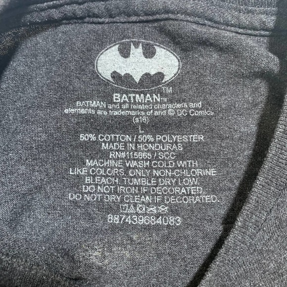 Batman | Men | Dark Knight Fandom Graphic Tee | Size Large - Picture 7 of 8